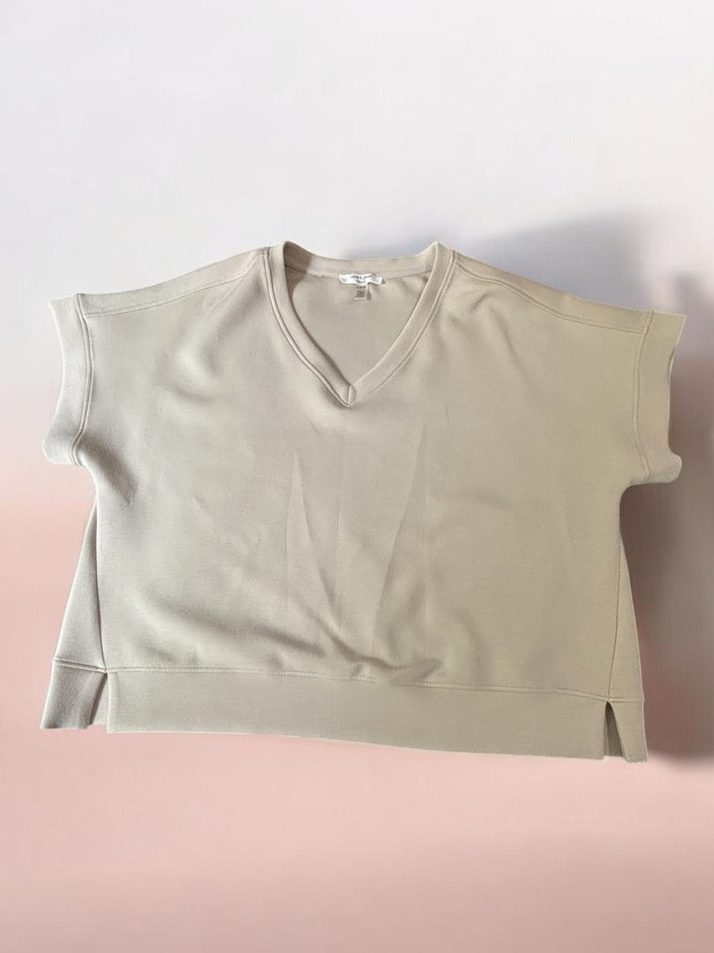 Cable & Gauge V-Neck Short Sleeve Top in Light Beige